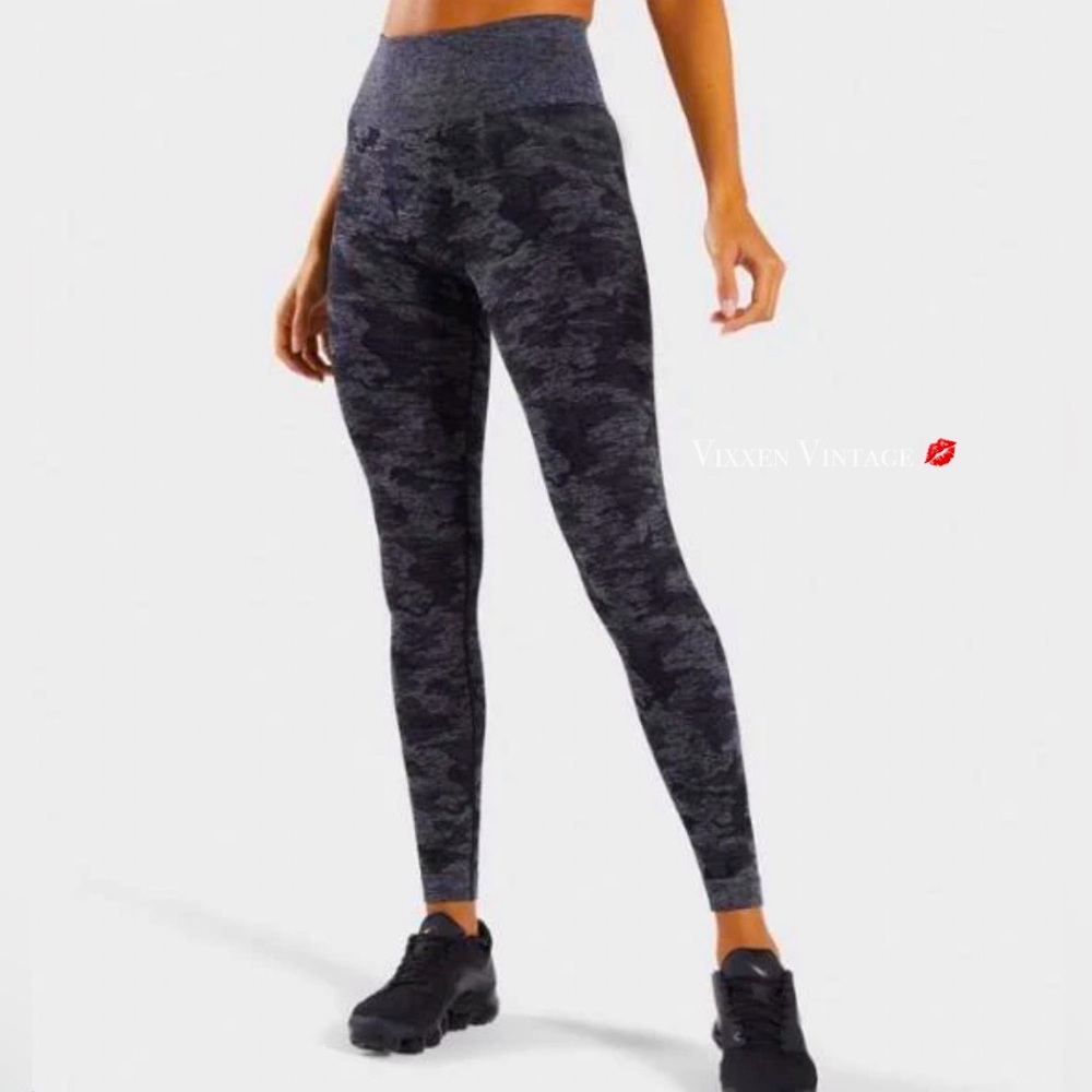GYMSHARK ORIGINAL 'ADAPT CAMO SEAMLESS' LEGGINGS IN BLACK